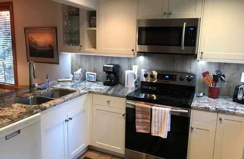 Vail House | Gore Creek just off the back deck, Free Bus, Wi-Fi, Hot Tub, Summer Pool