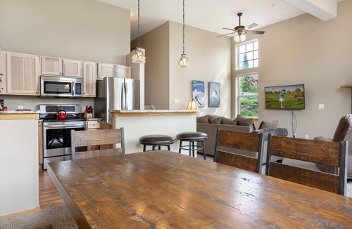 Wildernest Condo | Gore Trail Condo: Cozy Stay Near Trails and Ski Resorts, Sleeps 6, Free Shuttle, Hot Tub, Fireplace