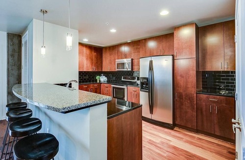 LoDo Apartment | Gorgeous 10th floor fully furnished unit
