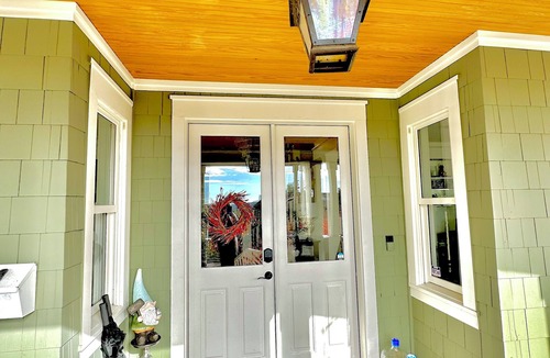 Whittier House | Gorgeous 5 Bed House with Hot Tub, Atop Mesa in Downtown Boulder