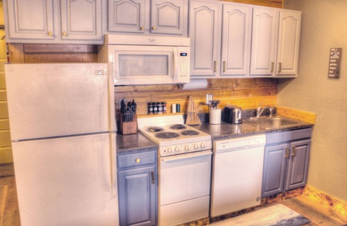 Silvercreek Apartment | Gorgeous Granby Studio in Granby w/Hot Tubs, Pool, Gym, Resto/Bar in Building