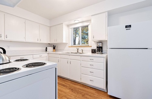 University Acres Apartment | Gorgeous Hideout Near Old Town – Free Bikes!