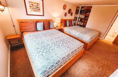 Broadmoor Villa | Gorgeous Home by Broadmoor Hotel Cheyenne Mtn Zoo