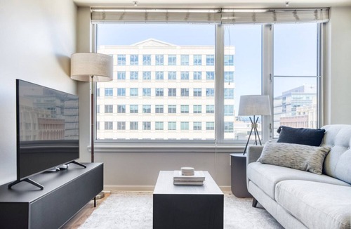 LoDo Apartment | Gorgeous LoDo 1BR w/ W/D, Pool & Gym, near Union Station, by Blueground