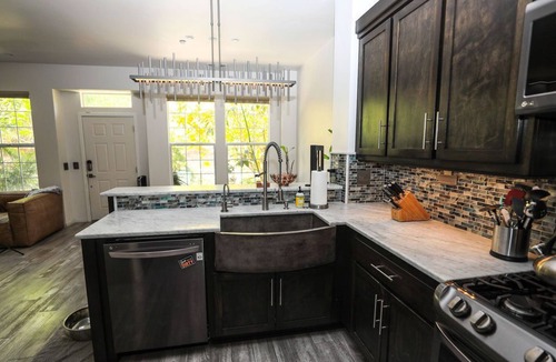 San Luis Obispo House | Gorgeous Modern Pet Friendly Condo close to everything