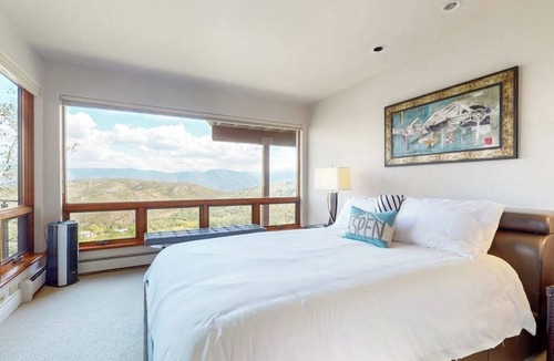 Snowmass Village House | Gorgeous mountain mansion with amazing views & pool table - close to the slopes