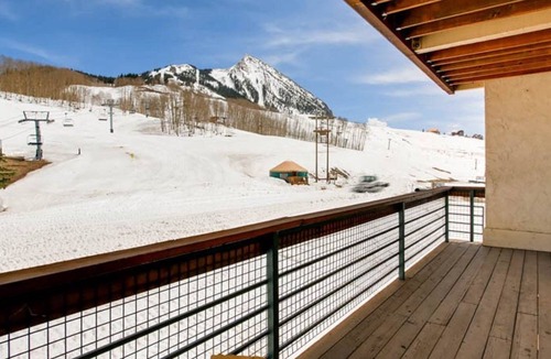 Mount Crested Butte Condo | Gorgeous Ski-in/Ski-out Condo | Hot Tub Access!