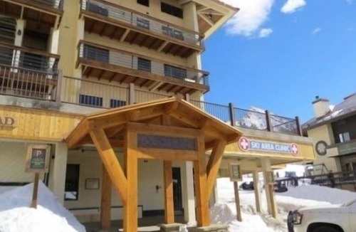 Mount Crested Butte Condo | Gorgeous Ski-in/Ski-out Condo | Hot Tub Access!