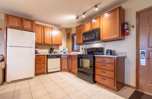 Silvercreek Condo | Granby Condo with Private Hot Tub