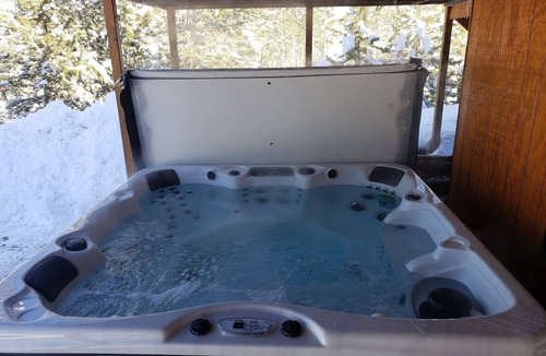Grand Lake House | Granby Lake - Jacuzzi, steam shower, pool table
