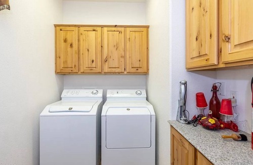 Williams House | Grand Canyon Executive Stay- 15 minutes from Williams