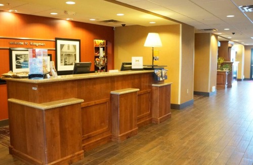 Kingman Hotel | Grand Canyon Kingman Stay w/Indoor Pool Access & Close to Downtown