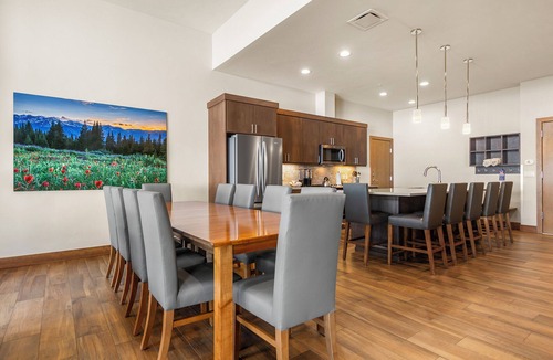 Breckenridge Condo | Grand Colorado 4BR | Ski-in/out Mountain Escape
