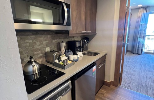 Peak 8 Resort | Grand Colorado on Peak 8 Three Bedroom Colorado - Sleeps 12