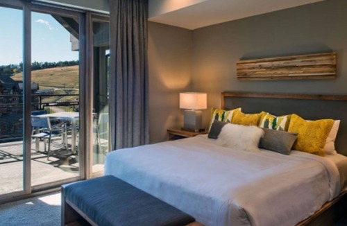 Peak 8 Resort | Grand Colorado Peak 8/1BR Suite/Apr 12–19/Sun Check-In/Ski-In/Ski-Out