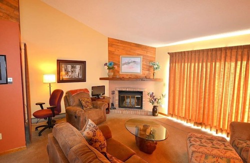 Estes Park Condo | Grand Estates-Spacious Two-Level Condo with Spectacular Views Near Lake Estes