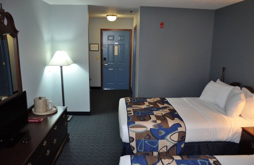 Put-in-Bay Hotel | Grand Islander Hotel
