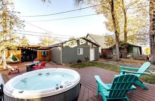 Grand Junction House | Grand Junction Bike Hotel & Hot Tub