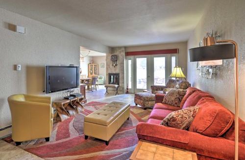 Grand Junction House | Grand Junction Golf Course Condo w/Balconies