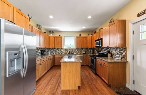 Grand Lake Cabin | Grand Lake Serenity: Spacious 5-Bedroom Cabin