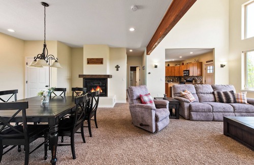 Grand Lake Cabin | Grand Lake Serenity: Spacious 5-Bedroom Cabin