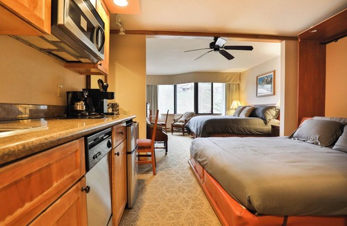 Crested Butte Hotel | Grand Lodge Hotel | 1 Bedroom | Walk to the Lifts | Outdoor Pool & Hot Tub