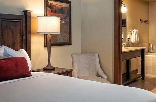 Breckenridge Hotel | Grand Lodge on Peak 7 - 1 Bedroom Master- Nov 22-29th - Ski-in,Ski-out resort