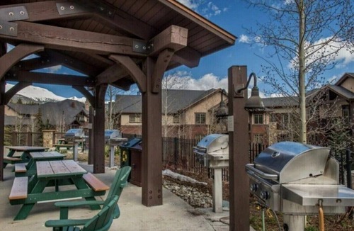Peak 9 Hotel | Grand Timber Lodge Resort Ski In Studio- Sleeps 4