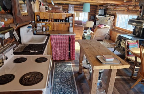 Lake City Cabin | Grandpa's Cabin: Rustic authenticity one block from downtown. Pet Friendly!