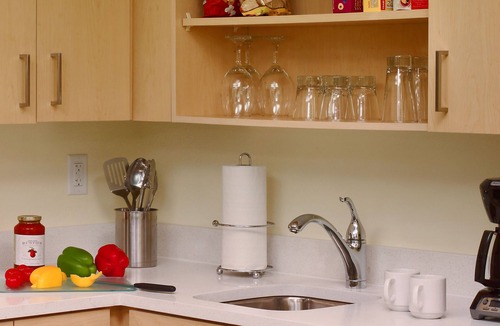 Westlake Hotel | Great Find! 2 Comfortable Units, Kitchen, Free Parking