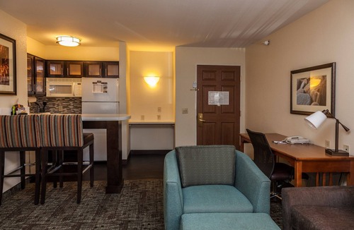 Briargate Condo | Great for Business Travel! Cozy Suite with Housekeeping + FREE Breakfast