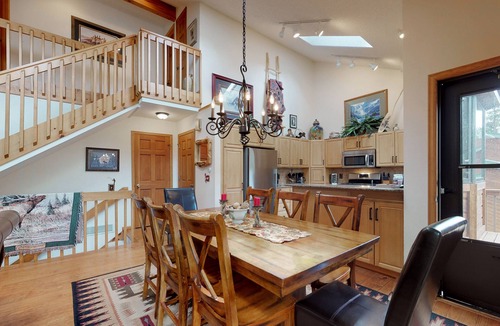 Aspen Brook Ski Chalet | Great location near national park & town with a deck & mountain view