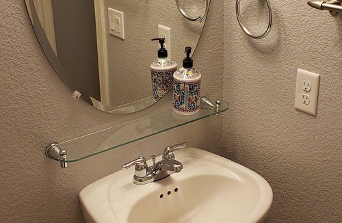 Northgate House | Great location! 5 bed 3.5 bath 3,200 square feet - One of the best deals in town