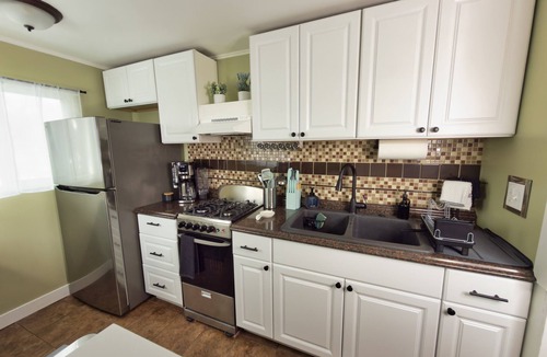 Central Colorado Springs Apartment | Great location for traveling professionals, fully furnished!