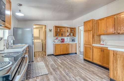 Fruita House | Green Acres: Stylish Grill & Chill