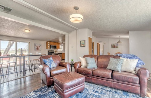 Fruita House | Green Acres: Stylish Grill & Chill