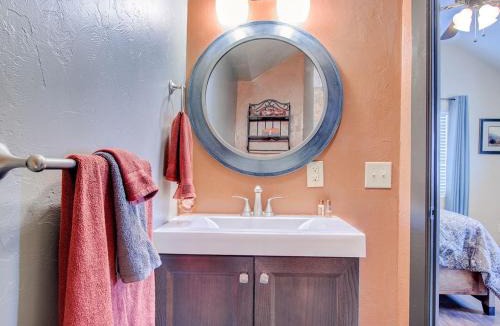 Green Mountain Falls House | Green Mountain Falls Cottage with HOT TUB