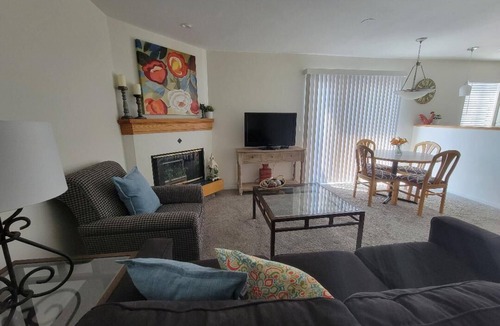 Englewood Condo | Greenwood Village Condo - Your Home Away from Home!