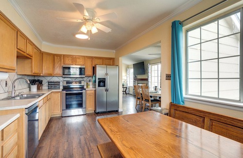 Thornton Cottage | Grill, Fireplace & Fenced-in Yard: Thornton Home!
