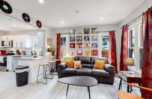 Washington Park West House | Groovy Getaway in the Heart of Denver