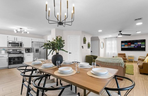 North Las Vegas House | Group 5 BD Home w/Pool and more