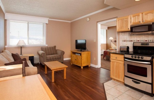 Steamboat Springs House | Group Vacation! Two Great Units Near Ski Slopes/Four Points, Full Kitchens