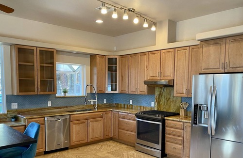 Centennial Hills House | Guest house with small yard