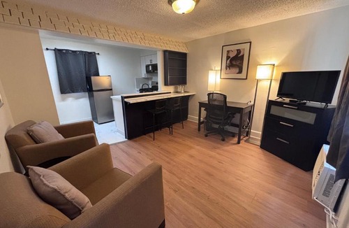Idaho Springs Hotel | H&H Motor Lodge