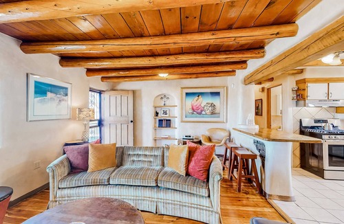 Taos House | Hacienda del Canon - Historic Adobe, Mtn Views
