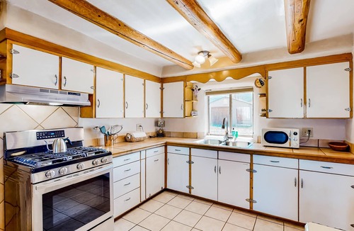 Taos House | Hacienda del Canon - Historic Adobe, Mtn Views