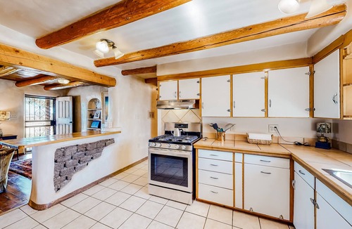 Taos House | Hacienda del Canon - Historic Adobe, Mtn Views