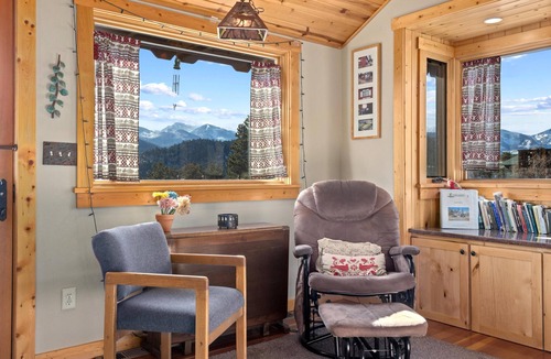 Estes Park Cabin | Haiyaha - 1 bedroom cabin with amazing views and summer pool