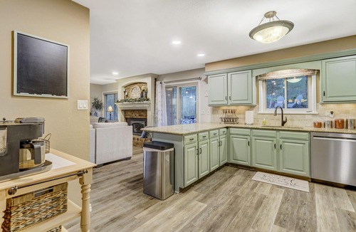 Briargate House | Half Gym-Hot Tub-Game Room-Trampoline-Fire Pits