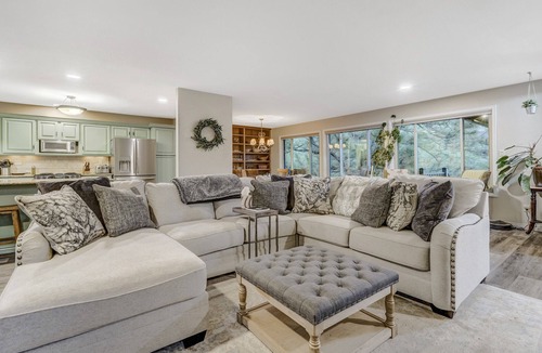 Briargate House | Half Gym-Hot Tub-Game Room-Trampoline-Fire Pits
